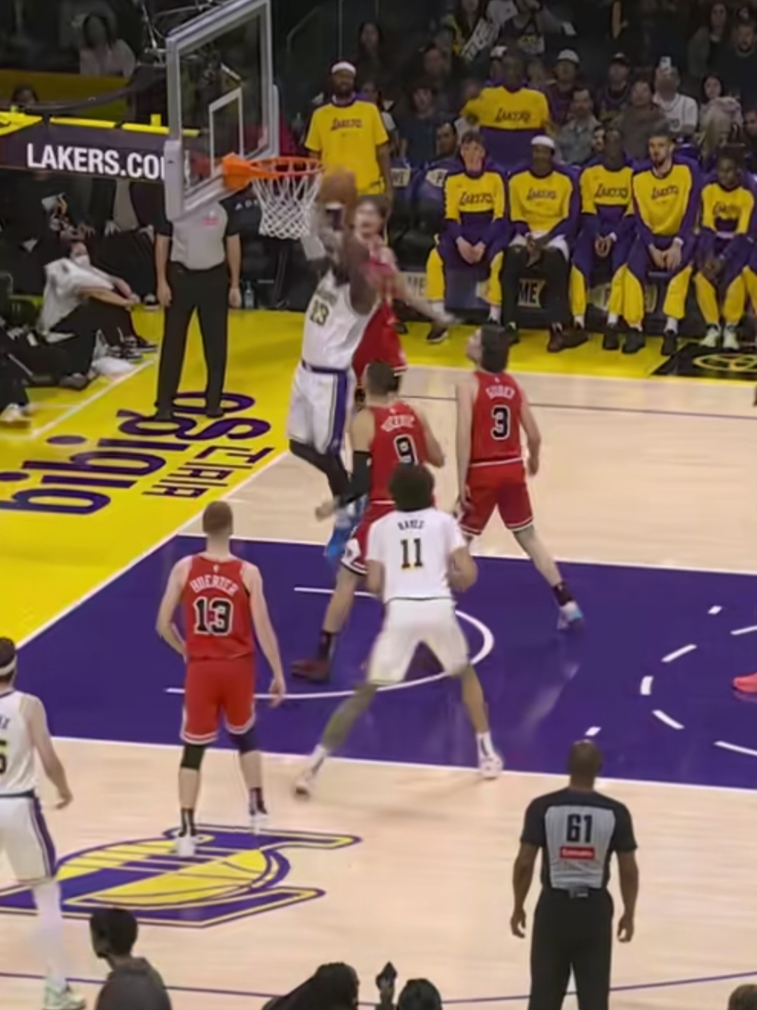 九游娱乐平台包含詹姆斯爆冷击败独行侠,赛况扑朔迷离引爆全场!的词条